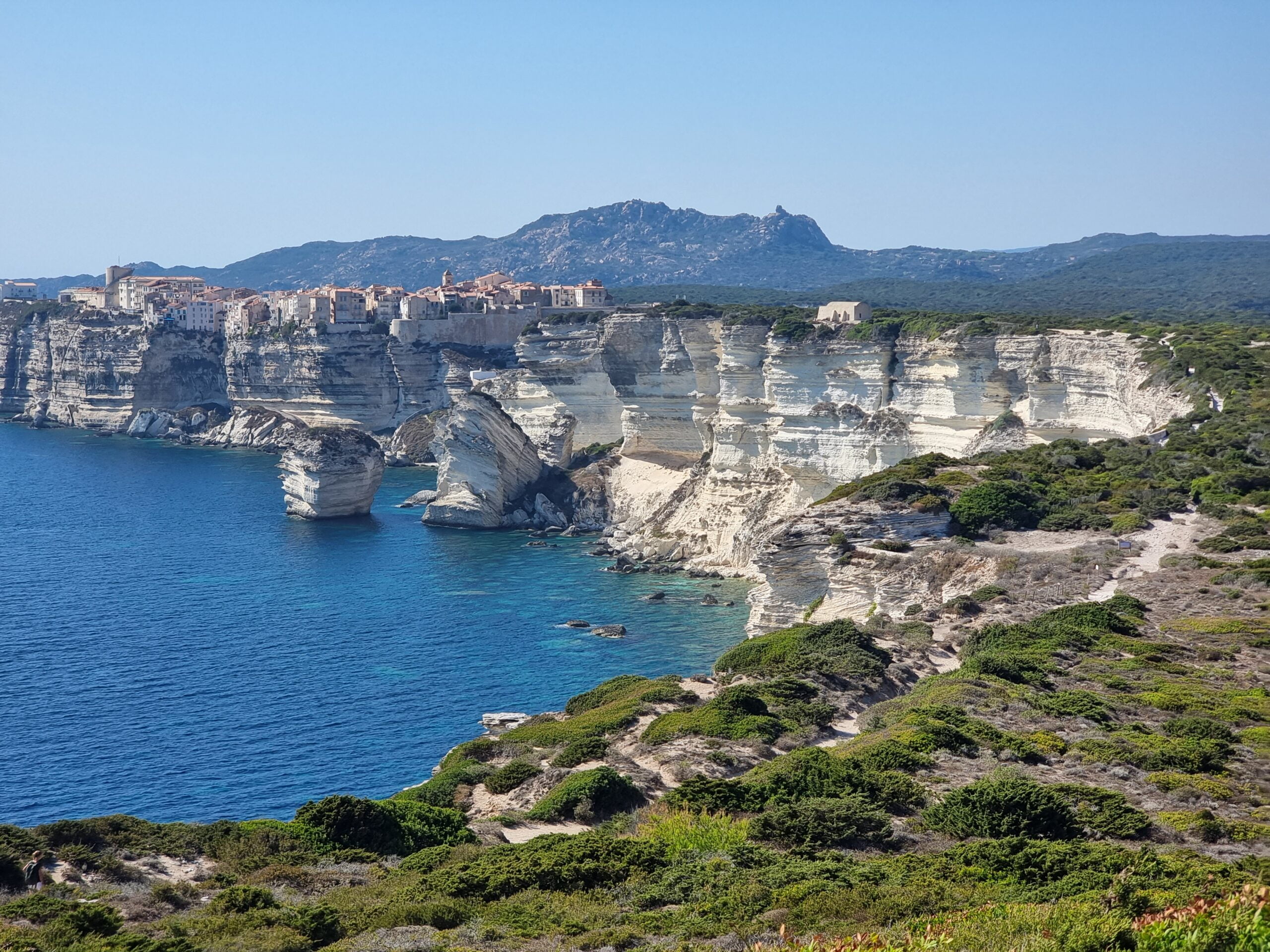 Korsika_Fährverbindung Die neue Fährverbindung nach Korsika hat es in sich. Fähre von Genua nach Ajaccio.