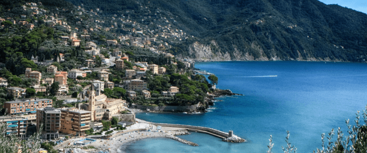 Fähren Ajaccio – Genua